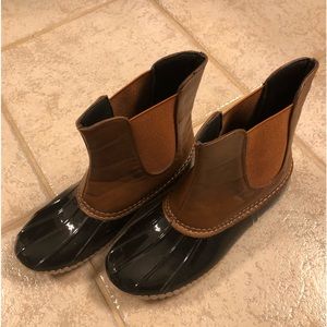 Off brand pull on duck boots
